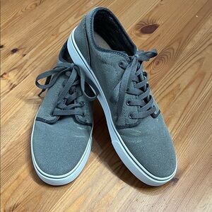 Goodfellow Gray Men's Sneakers size 9. Good condition!